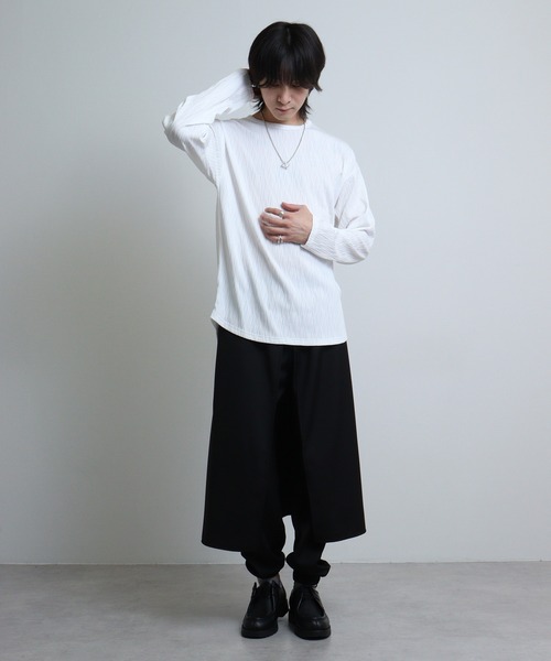 REGIEVO(レジエボ)の「REGIEVO 裾ラウンドロンTネックレス付き(Tシャツ/カットソー・メンズ・ホワイト/ブラック・L/M)」の7枚目の写真
