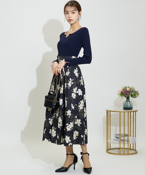 SWINGLE（スウィングル）の「シャドーフラワータックフレアスカート（スカート・レディース・ブラック系その他/グリーン系その他/ベージュ系その他2・SMALL/MEDIUM）」の8枚目の写真