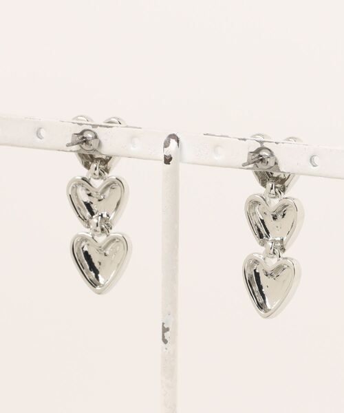 LOWRYS FARM（ローリーズファーム）の「３ハートピアス  111660（ピアス（両耳用）・レディース・ベージュ/グレー・FREE）」の3枚目の写真