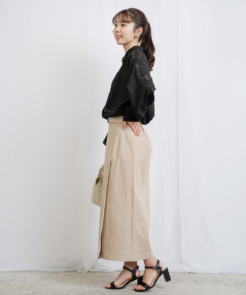 ANNA LUNA（アンナルナ）の「【ANNA LUNA】すっきりとしたIラインシルエットのベルト付きラップ風スカート（スカート・レディース・ベージュ/ブラック・MEDIUM/LARGE）」の3枚目の写真