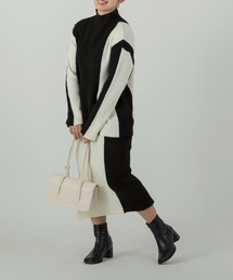 Jeudi（ジュディ）の「バイカラーハイネックニットタイトスカートセットアップ（スーツセット）」