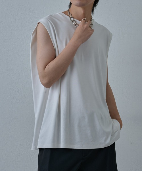 COLONY 2139(コロニートゥーワンスリーナイン)の「スマート変形ノースリーブT(Tシャツ/カットソー・メンズ・ホワイト/ブラック・MEDIUM/LARGE)」の1枚目の写真