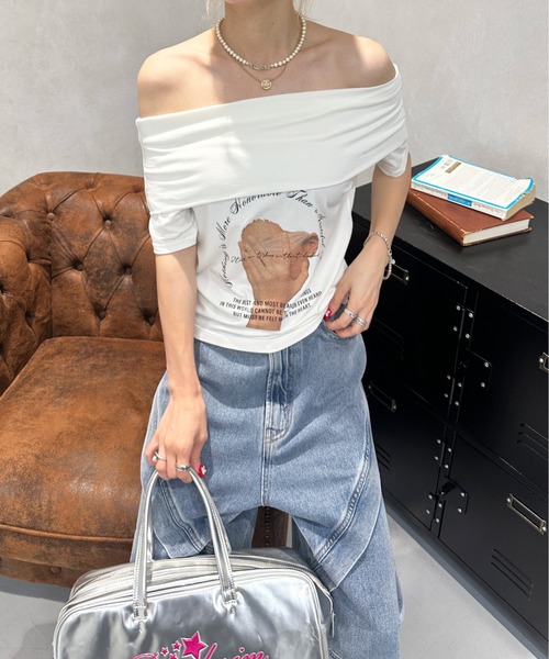 sedacle girl(セダクルガール)の「プリントオフショルトップス(Tシャツ/カットソー・レディース・ブラック/オフホワイト・MEDIUM/SMALL)」の3枚目の写真