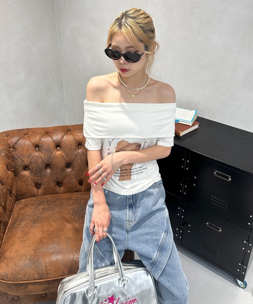 sedacle girl(セダクルガール)の「プリントオフショルトップス(Tシャツ/カットソー・レディース・ブラック/オフホワイト・MEDIUM/SMALL)」の4枚目の写真