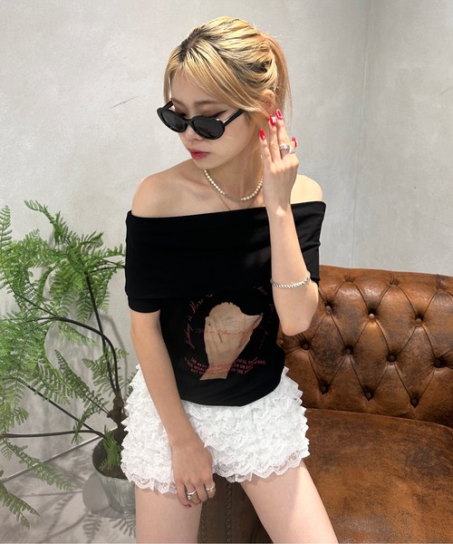 sedacle girl(セダクルガール)の「プリントオフショルトップス(Tシャツ/カットソー・レディース・ブラック/オフホワイト・MEDIUM/SMALL)」の12枚目の写真