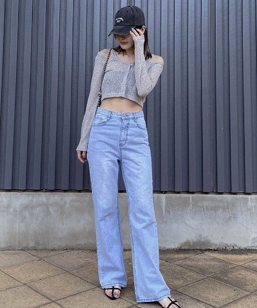 Reurie'（レウリィ）の「オフショルダーシアーカーディガン／off shoulder sheer cardigan 長袖 クルーネック サマーニット フロントボタン レイヤード メランジ 大人カジュアル シンプル 韓国 Y2K バレエコア グレー ライトグレー（Tシャツ/カットソー・レディース・グレー・FREE）」の5枚目の写真