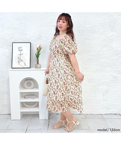 GOLDJAPAN(ゴールドジャパン)の「バックシャーリング花柄ワンピース【大きいサイズ対応】(ワンピース・レディース・ピンク/パープル・3L/4L/5L/LL)」の4枚目の写真