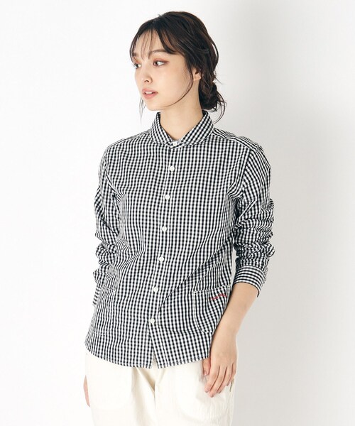 LAURA ASHLEY（ローラアシュレイ）の「【Lサイズあり／日本製／ワンマイルウエア】丸衿ロゴ刺しゅうシャツ（シャツ/ブラウス・レディース・ブルー系2/ブラック系1/グレー系1・38/40）」の4枚目の写真