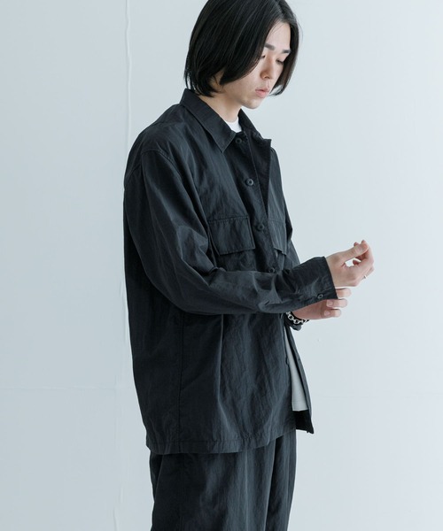 URBAN RESEARCH（アーバンリサーチ）の「ナイロンタッサーワークシャツ（シャツ/ブラウス・メンズ・ネイビー/ブラック・MEDIUM/LARGE）」の9枚目の写真