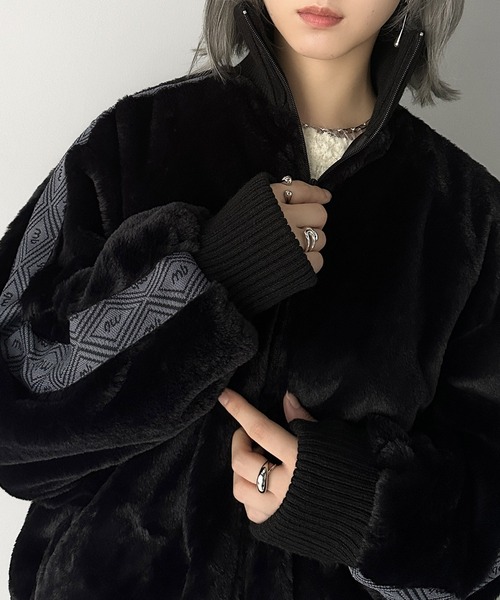 mily bilet(ミウィビレット)の「【mily bilet】上質な肌触り、スタイリッシュアウター。ジャガードテープ使いドロスト付き指穴シャギーファーブルゾン(ブルゾン・レディース・グレイッシュベージュ/ブラック/ベージュ系その他・X-LARGE/SMALL/MEDIUM/LARGE)」の5枚目の写真