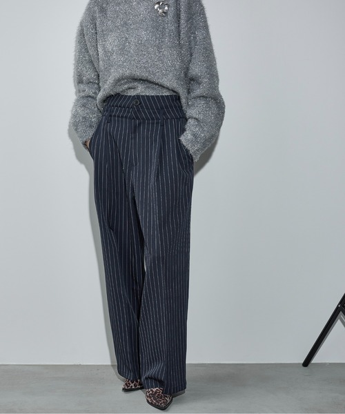 THE YOn（ザヨン）の「ダブルウエストピンストライプタックパンツ（その他パンツ・レディース・チャコールグレー/ネイビー/グレイッシュベージュ・S/M）」の3枚目の写真
