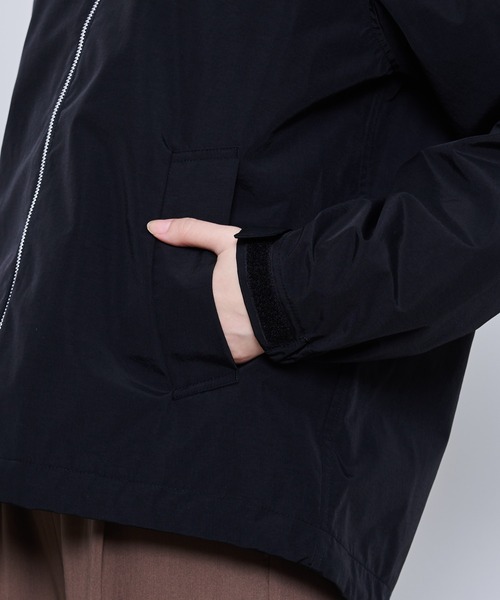 Arnold Palmer（アーノルドパーマー）の「アンブレラ スペック シェア フードジャケット（ブルゾン・レディース・ブラック/ベージュ・XS/S/M/L/LL）」の9枚目の写真