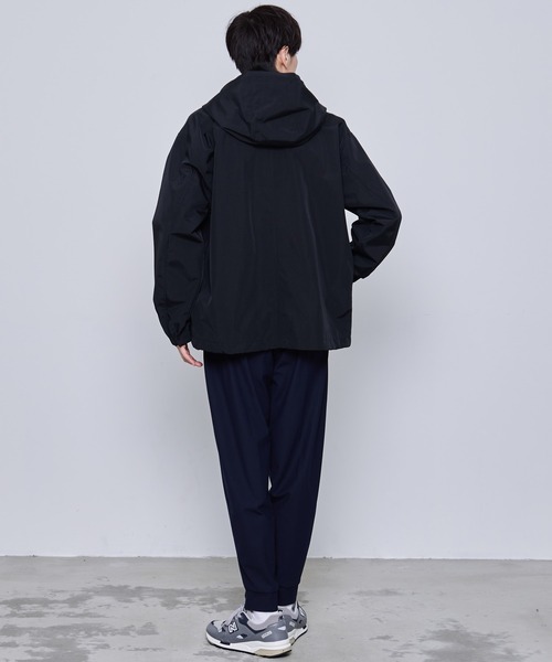 Arnold Palmer（アーノルドパーマー）の「アンブレラ スペック シェア フードジャケット（ブルゾン・レディース・ブラック/ベージュ・XS/S/M/L/LL）」の4枚目の写真