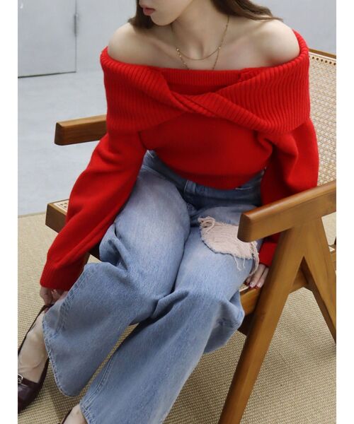 EVRIS（エヴリス）の「ツイストオフショルダーニットトップス（ニット/セーター・レディース・グレー/ブラック/レッド・FREE）」の6枚目の写真