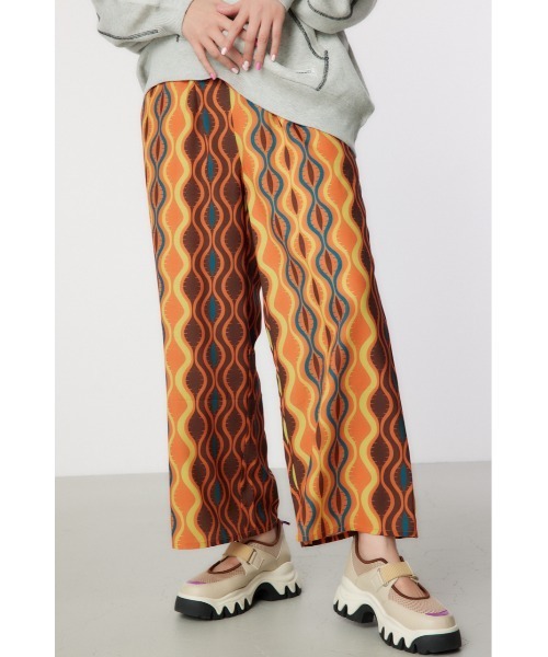 RODEO CROWNS WIDE BOWL（ロデオクラウンズワイドボウル）の「Variation リラックスパンツ（その他パンツ・レディース・イエロー系その他/ホワイト系その他/レッド系その他/グリーン系その他・FREE）」の3枚目の写真