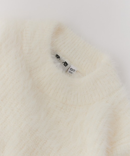 X-girl（エックスガール）の「HIGH NECK COMPACT KNIT TOP（ニット/セーター・レディース・ホワイト/チャコール・ONE SIZE）」の4枚目の写真