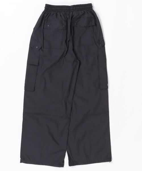 Chikashitsu +(チカシツプラス)の「【Chikashitsu +】full length nylon cargo pant / 【チカシツプラス】フルレングスナイロンカーゴパンツ(カーゴパンツ・メンズ・ブラック・ONE SIZE)」の2枚目の写真
