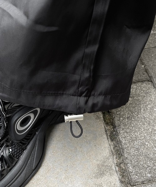 Chikashitsu +(チカシツプラス)の「【Chikashitsu +】full length nylon cargo pant / 【チカシツプラス】フルレングスナイロンカーゴパンツ(カーゴパンツ・メンズ・ブラック・ONE SIZE)」の5枚目の写真