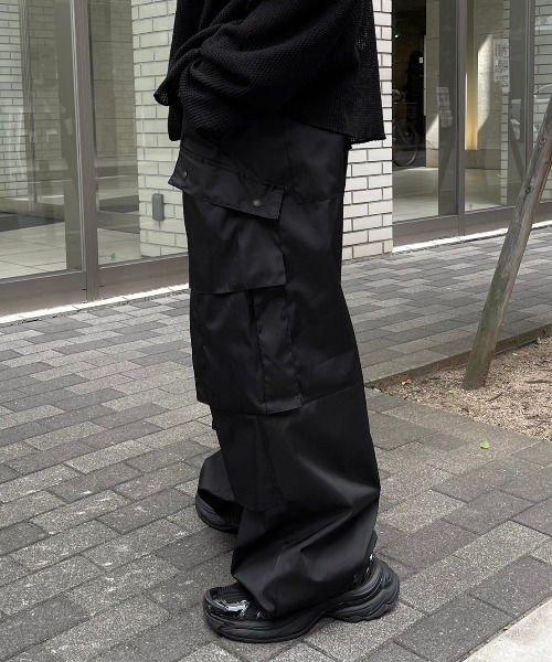 Chikashitsu +(チカシツプラス)の「【Chikashitsu +】full length nylon cargo pant / 【チカシツプラス】フルレングスナイロンカーゴパンツ(カーゴパンツ・メンズ・ブラック・ONE SIZE)」の12枚目の写真