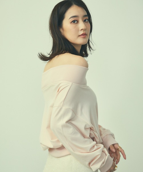 TITTY&CO.（ティティーアンドコー）の「ワンショルダーロゴスウェットトップス（スウェット・レディース・グレー/ピンク/ホワイト・FREE）」の5枚目の写真