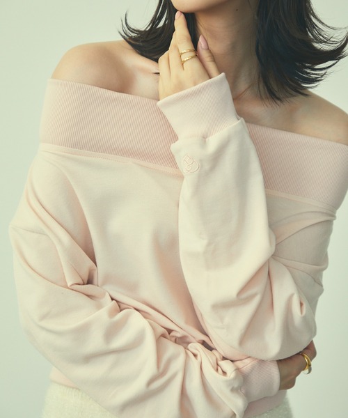 TITTY&CO.（ティティーアンドコー）の「ワンショルダーロゴスウェットトップス（スウェット・レディース・グレー/ピンク/ホワイト・FREE）」の4枚目の写真