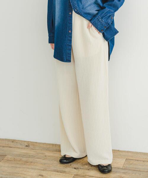 ITEMS URBANRESEARCH(アイテムズ アーバンリサーチ)の「ベロアイージーパンツ(その他パンツ・レディース・ホワイト系その他/ライトブラウン/チャコールグレー・FREE)」の5枚目の写真