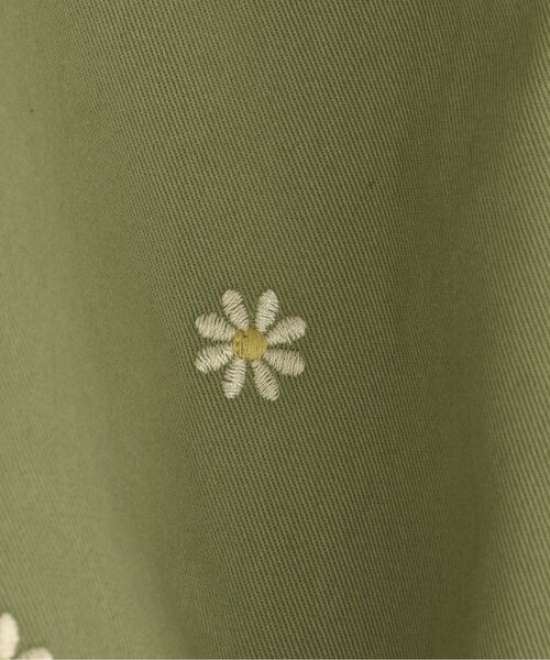 p.premier(ピードットプルミエ)の「【ジュニア対応】お花の刺繍のゆったりカーゴパンツ(カーゴパンツ・キッズ・ベージュ/カーキ・80/90/100/110/120/130/140)」の3枚目の写真