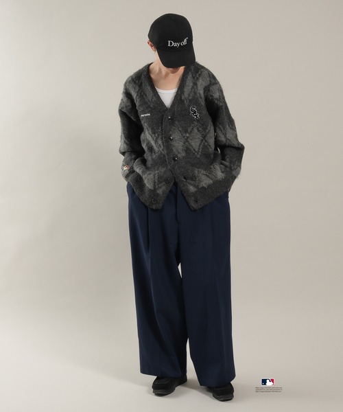 Perushu（ペルーシュ）の「Perushu × MLB コラボアーガイルシャギーニットカーディガン（カーディガン/ボレロ・メンズ・ダークブラウン/ネイビー/ブラック・MEDIUM/LARGE）」の6枚目の写真