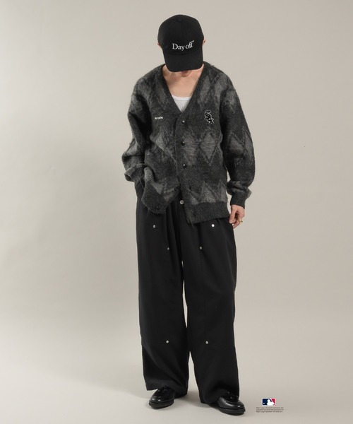 Perushu（ペルーシュ）の「Perushu × MLB コラボアーガイルシャギーニットカーディガン（カーディガン/ボレロ・メンズ・ダークブラウン/ネイビー/ブラック・MEDIUM/LARGE）」の18枚目の写真