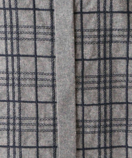 one'sterrace(ワンズテラス)の「フランネルチェック柄 刺繍シャツブラウス(シャツ/ブラウス・レディース・ベージュ系8/ネイビー系5・02)」の12枚目の写真