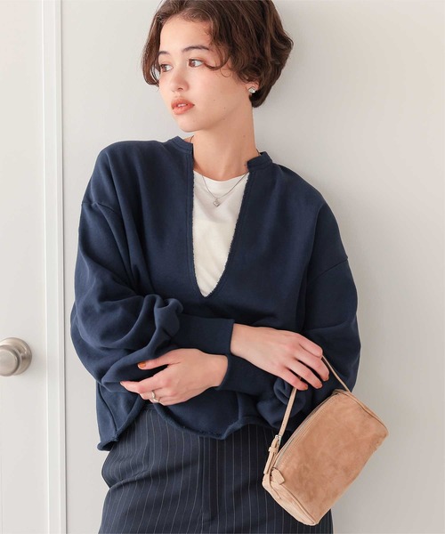 titivate（ティティベイト）の「深Vネックスウェットプルオーバー（スウェット・レディース・チャコール/オートミール/グレー/クリーム/ネイビー・M/L）」の5枚目の写真