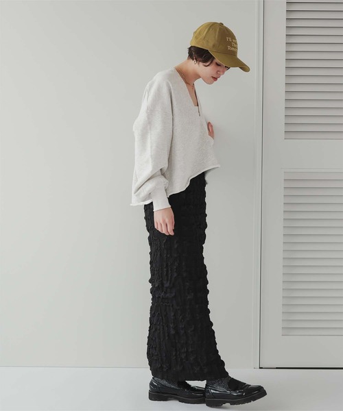 titivate（ティティベイト）の「深Vネックスウェットプルオーバー（スウェット・レディース・チャコール/オートミール/グレー/クリーム/ネイビー・M/L）」の20枚目の写真