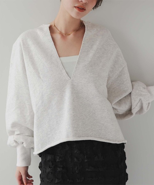 titivate（ティティベイト）の「深Vネックスウェットプルオーバー（スウェット・レディース・チャコール/オートミール/グレー/クリーム/ネイビー・M/L）」の12枚目の写真