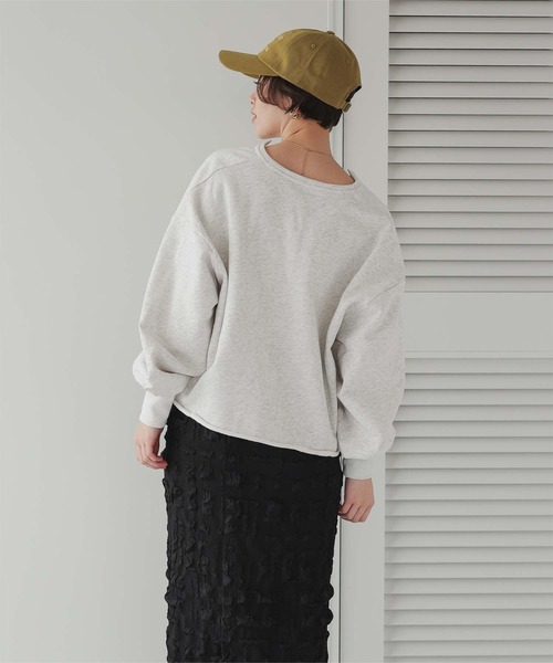 titivate（ティティベイト）の「深Vネックスウェットプルオーバー（スウェット・レディース・チャコール/オートミール/グレー/クリーム/ネイビー・M/L）」の13枚目の写真