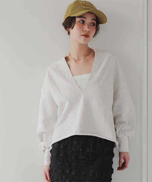 titivate（ティティベイト）の「深Vネックスウェットプルオーバー（スウェット・レディース・チャコール/オートミール/グレー/クリーム/ネイビー・M/L）」の15枚目の写真