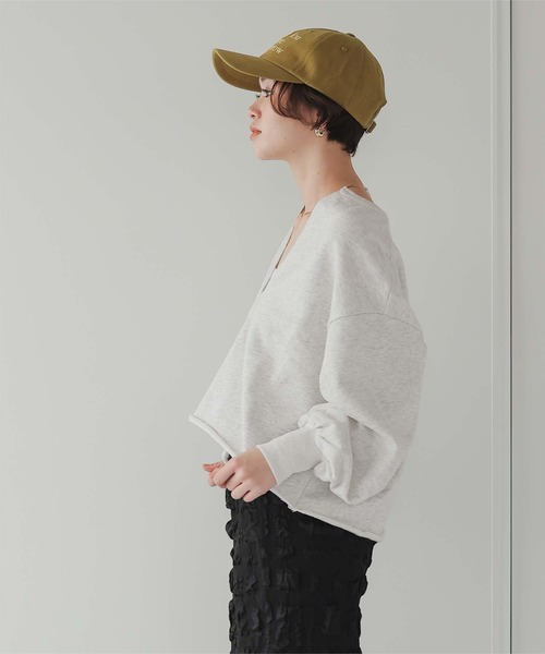 titivate（ティティベイト）の「深Vネックスウェットプルオーバー（スウェット・レディース・チャコール/オートミール/グレー/クリーム/ネイビー・M/L）」の16枚目の写真