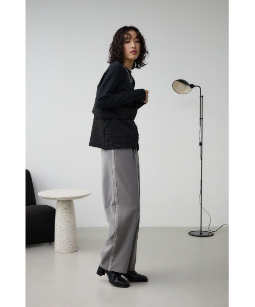 AZUL by moussy(アズールバイマウジー)の「ラメストライプサイドラインパンツ(スラックス・レディース・グレー/ネイビー・FREE)」の5枚目の写真