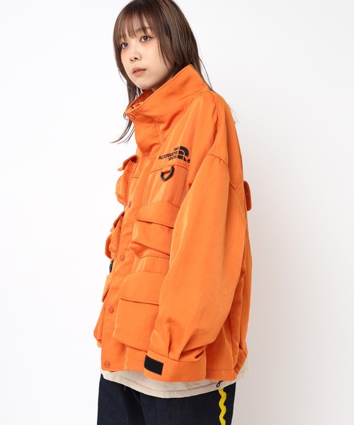 RNA(アールエヌエー)の「J2136 メニポケアウトドアジャケット(ブルゾン・レディース・オレンジ/ブラック/ホワイト・MEDIUM)」の10枚目の写真