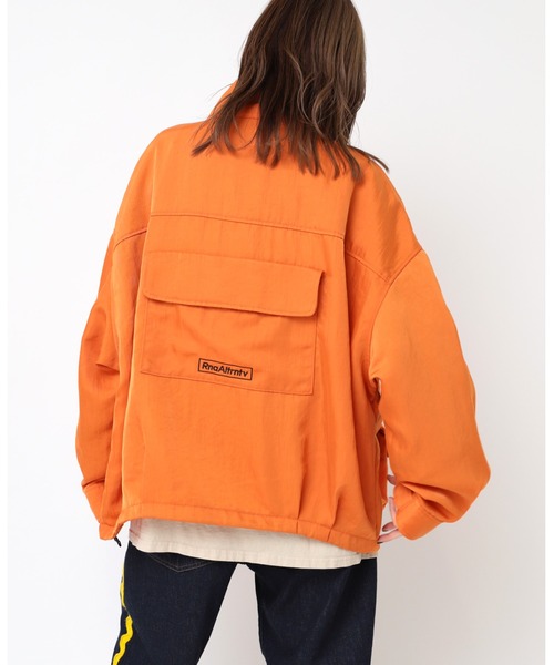 RNA(アールエヌエー)の「J2136 メニポケアウトドアジャケット(ブルゾン・レディース・オレンジ/ブラック/ホワイト・MEDIUM)」の11枚目の写真