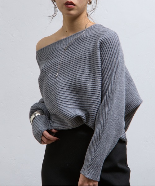 COLONY 2139（コロニートゥーワンスリーナイン）の「ラメ混ドルマンニットプルオーバー（ニット/セーター・レディース・ブラック/グレー/ベージュ/ライトグレー・FREE）」の4枚目の写真