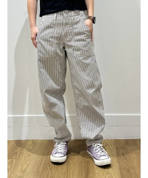 GAP（ギャップ）の「ハイライズ バレルカーキパンツ（その他パンツ・レディース・ベージュ/オフホワイト/グレー/グリーン・4/2/0/000/00/10/6/8）」の2枚目の写真