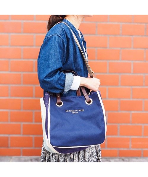 LES TOILES DU SOLEIL(レトワールデュソレイユ)の「carre tote grand(カレトート グラン)(トートバッグ・レディース・グリーン系/ネイビー系/ブラック・フリー)」の3枚目の写真
