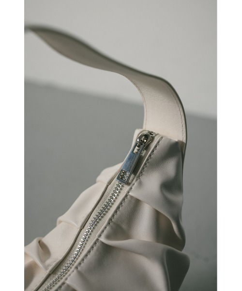 STYLEMIXER（スタイルミキサー）の「ドロップギャザーバッグ（ハンドバッグ・レディース・ホワイト/ブラック/イエロー・FREE）」の10枚目の写真