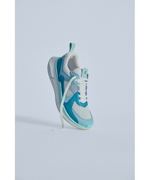 ECCO(エコー)の「ECCO バイオム 2.2 本革 レディース 多用途 アスレジャースニーカー(スニーカー・レディース・ブルー系その他・38/37)」の3枚目の写真