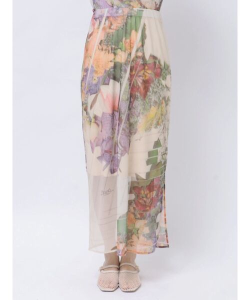 LAGUNAMOON(ラグナムーン)の「【DELIGENCE PARLOURコラボ】アートフラワープリントシアースカート(スカート・レディース・ベージュ/ライトグレー・FREE)」の17枚目の写真