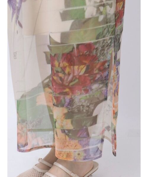 LAGUNAMOON(ラグナムーン)の「【DELIGENCE PARLOURコラボ】アートフラワープリントシアースカート(スカート・レディース・ベージュ/ライトグレー・FREE)」の13枚目の写真