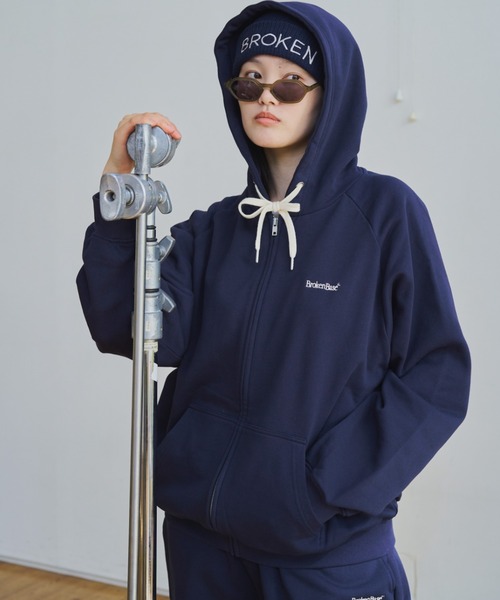 BROKEN BASE（ブロークンベース）の「スモールロゴジップフーディセットアップ（パーカー・メンズ・杢グレー/ブラック系/ネイビー/ネイビー系1/ブラック系1/グレー系1・SMALL/MEDIUM/LARGE）」の6枚目の写真