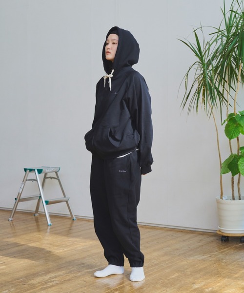 OneMall provides ZOZO products: スモールロゴジップフーディ