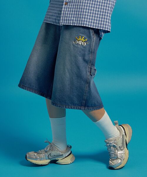 SEQUENZ(シークエンズ)の「【SEQUENZ(シークエンズ)】BACK EMB. SHORT DENIM / デニム パンツ 半ズボン ショーツ ワンポイント 刺繍(その他パンツ・メンズ・ブラック/ライトグレー/ネイビー/その他1・SMALL/MEDIUM/LARGE)」の3枚目の写真