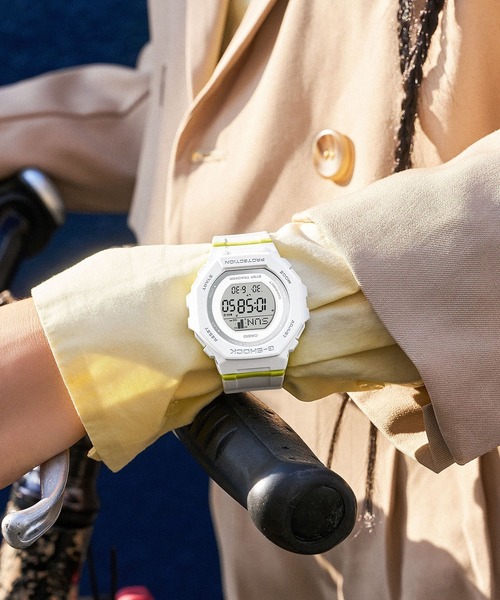 G-SHOCK(ジーショック)の「ステップトラッカー / GMD-B300SC-7JF(デジタル腕時計・レディース・ホワイト×イエロー・FREE)」の3枚目の写真